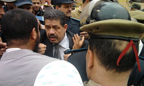 سكان الأحياء الشعبية بفاس يطردون العمدة شباط