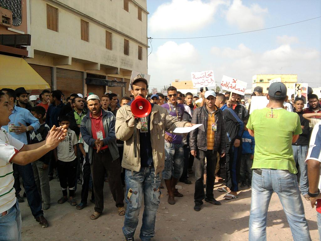 سيدي اسماعيل .. مشاكل بالجملة والشباب يحتج من اجل الكرامة والتغيير