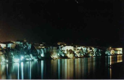 شوارع أزمور تضيء بالشموع