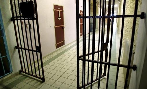 عفو شامل بقرار ملكي عن سجين شاعر كان يقضي عقوبة 30 سنة بالجديدة