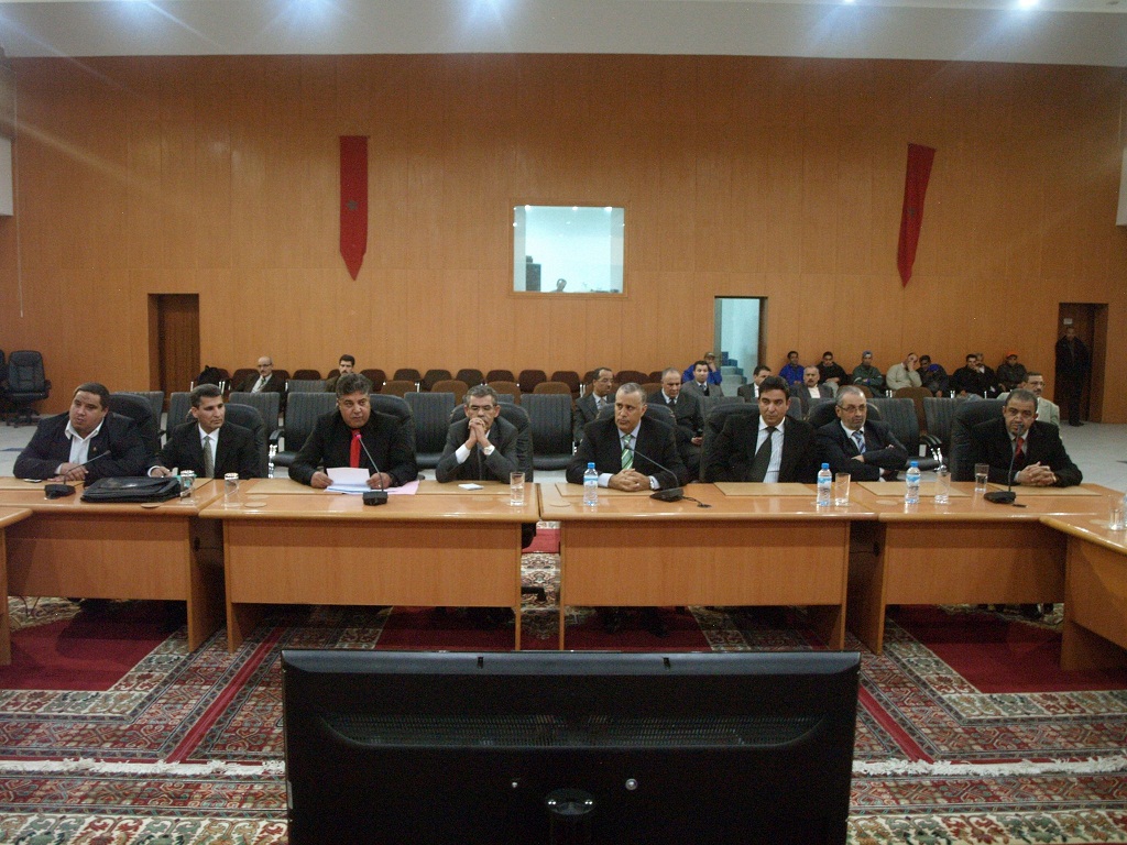 لقاء تواصلي بين عامل الجديدة السيد معاذ الجامعي و رؤساء الجمعيات المحبة لفريق د ح ج