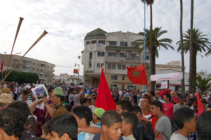 بالصور تظاهرات ومسيرات في اهم شوارع مدينة الجديدة احتفالا بمضمون الخطاب الملكي