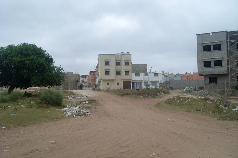 حي الوفاق بآزمور و غياب التجهيزات الأساسية  " لا شوارع ، لا مرافق ، لا نظافة ..."