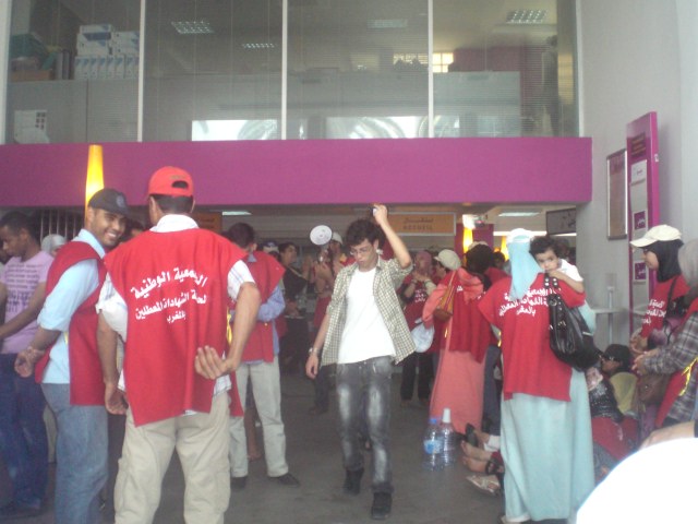 احتجاجات المعطلين أثناء انعقاد دورة استثنائية للمجلس البلدي  تنتهي باقتحام لانابيك