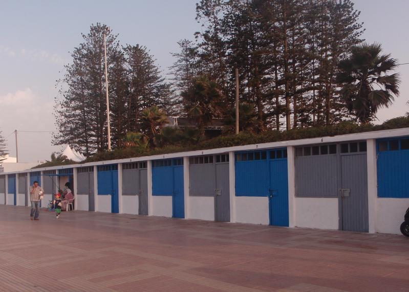 صفقة صباغة مخادع شاطيء الجديدة بمبلغ 8 مليون سنتيم تثير اندهاش الراي العام المحلي