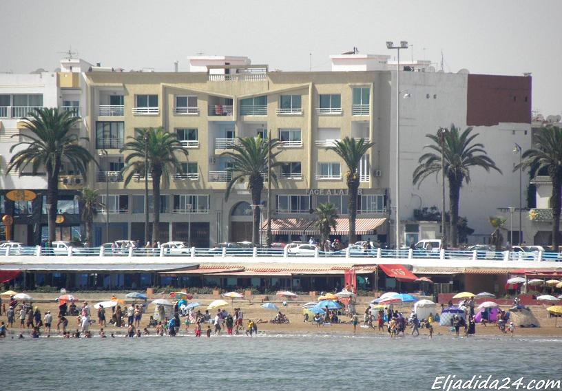 الجديدة والصيف: غلاء واكتظاظ وفوضى  في الشوارع وحشيش وكحول وشجار حتى الصباح