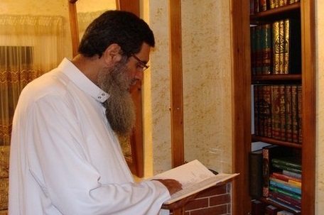 الفيزازي إلى ياسين: تريدون إسقاط النظام والملكية والملك؟ لا أظنكم تتجرؤون على ذلك ولنفتح بيننا الحوار!