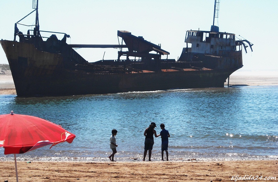 انتشال جثتي شابين من البحر عند مصب نهر أم الربيع قرب ازمور