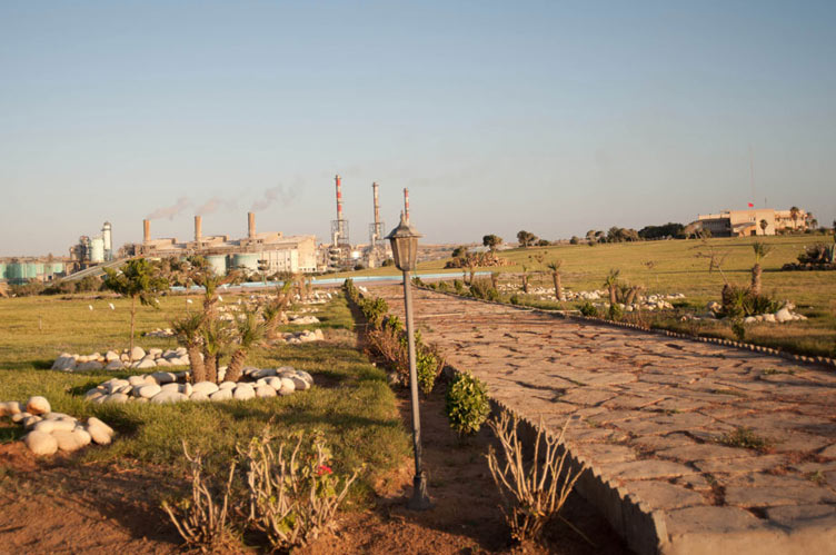 إصابة 50 شخصا نتيجة تسرب الغاز من معمل للفوسفور بأسفي