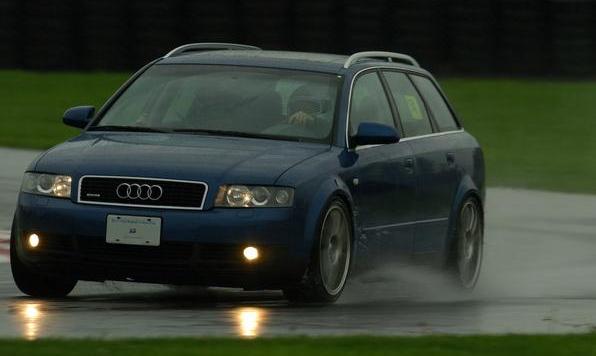 مطاردة مثيرة لنقيب في الدرك الملكي بالجديدة على الطريق السيار تنتهي باعتقال متهمين بقتل مواطن إسباني