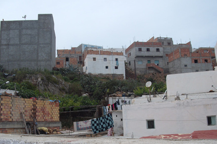 من المسؤول عن ظاهرتي البناء العشوائي و احتلال الملك العمومي بآزمور