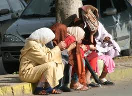 ظاهرة نساء الموقف بآزمور، سوق مفتوحة : استغلال ، تحرش ، معاناة