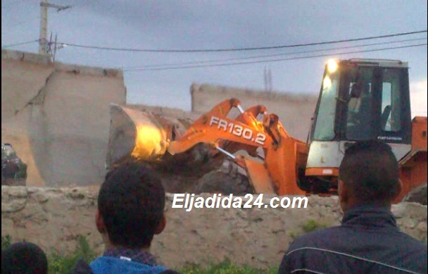 بالصور اعتقالات و خسائر مادية بعد تهديم العشرات من المنازل، بمنطقة الغربة بمدينة الجديدة