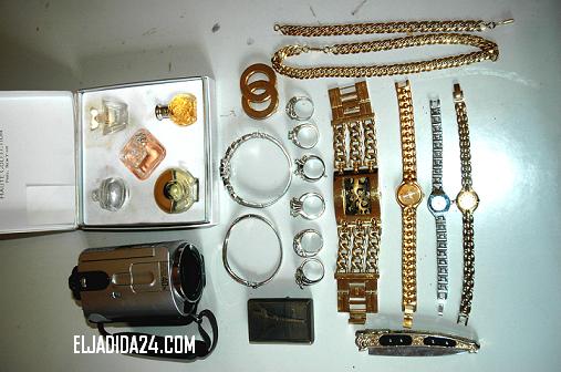 حلي ثمينة وعملة بالأورو ضمن مسروقات من داخل "فيلات" راقية بالجديدة