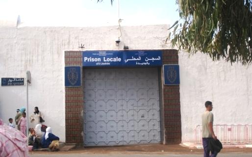 327 معتقلا دون أحكام داخل السجن المحلي بالجديدة