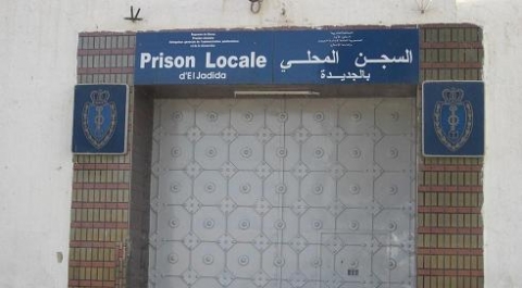اعتقال امرأة حاولت تسريب المخدرات إلى ابنها بسجن سيدي موسى بالجديدة