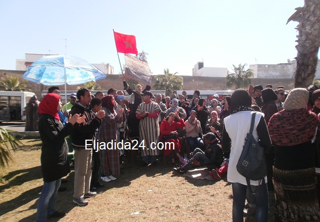 أمام إضراب مستخدمي شركة النقل أزاما بآزمور الطلبة و المواطنون يخرجون في مسيرة ضد الشركة (+صور)