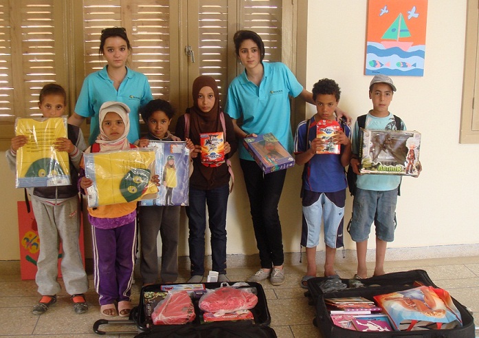 مساعدات مدرسية من مدينة روان الفرنسية الى أولاد حمدان بالجديدة  (+صور)