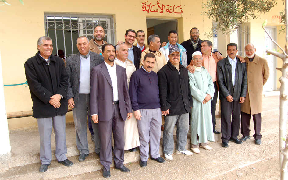 أسرة التعليم بمدرسة الفضيلة بالزمامرة تحتفي بالأستاذين : فتح الله سعيد ومحمد النجماوي.