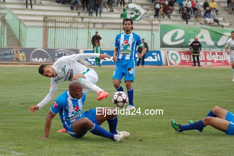 بالصور: الدفاع الجديدي يتعادل بميدانه ويضيع فرصة المنافسة على لقب البطولة