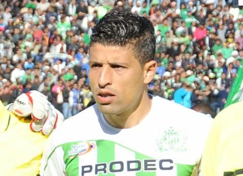 الدفاع الحسني الجديدي ينفي تجديد عقد اللاعب عادل صعصع