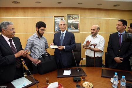 وزير التعليم العالي لحسن الداودي يحتفي بابن دكالة التلميذ أنوار عبادي