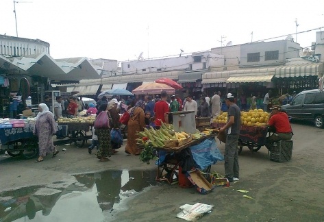 القائد الإقليمي للقوات المساعدة بالجديدة ينجح في محاربة ظاهرة الباعة المتجولين بعد فشل قائد المقاطعة الثانية..