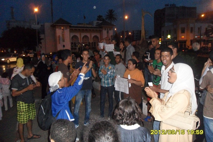 جديديون يتظاهرون أمام المسرح البلدي ضد فيلم