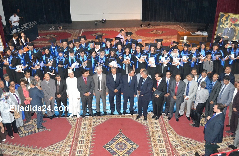 رئيس الجامعة وعامل الاقليم يشرفان على حفل تخرج طلبة المدرسة الوطنية للتجارة والتسيير بالجديدة