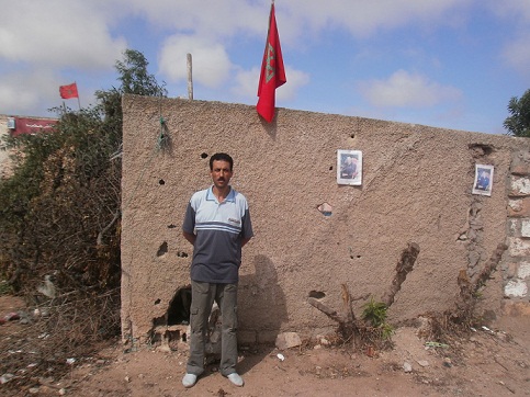 بعد سنوات من الخدمة لبلدية آزمور بدون أجر.. مواطن بآزمور مهدد بالتشريد رفقة عائلته