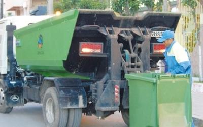 عمال شركة النظافة بآزمور تحرم من منحة العيد