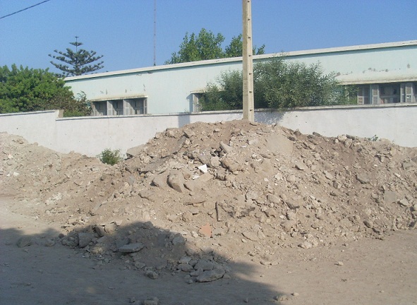 مدرسة ابن حمديس بآزمور تغرق في مخلفات و أتربة ورشات البناء و الترميم