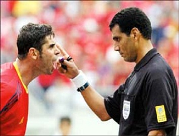 تكريم الحكم المصري جمال الغندور وشخصيات رياضية بارزة بالملتقى الدولي للحكام بالجديدة