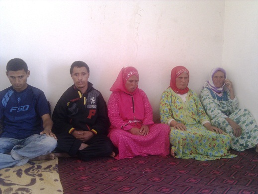 طلب مساعدة إلى 5 إخوة يتامى فقدوا بصرهم منذ سن الخامسة