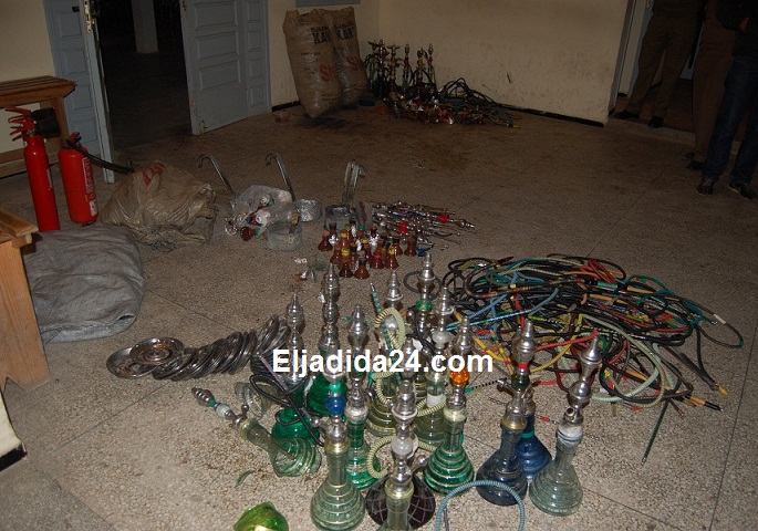 توقيف 3 أشخاص  و حجز 300 نرجيلة في حملة على مقاهي الشيشة بوسط المدينة (صور المحجوزات)