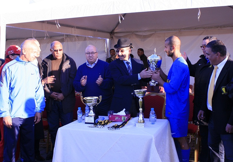 بالصور.. تنظيم مباراة ودية في كرة القدم بالجديدة بين فريق هولندي وفريق لاراديج