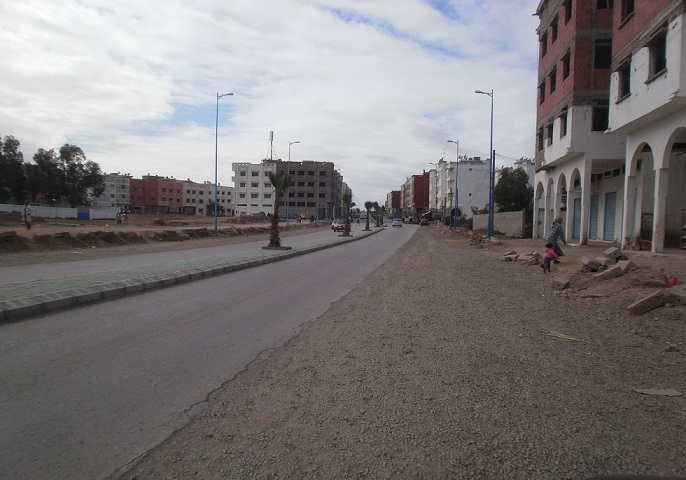 ما سبب توقف أشغال مشروع إعادة تهيئة مدخل آزمور ؟