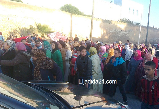 مقتل شاب في مجزرة وحشية يخرج ساكنة آزمور في مسيرة تطالب باستتباب الأمن والقضاء على النقط السوداء