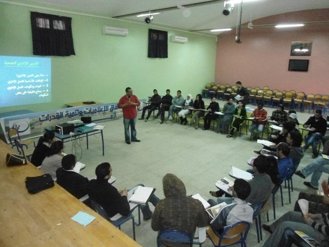 دورة تكوينية بآزمور حول الحكامة في التدبير الإداري و المالي للجمعيات