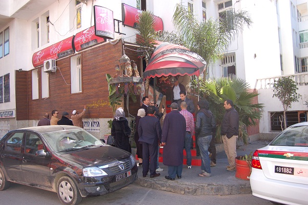 السلطات المحلية بالجديدة تصعد الحرب ضد مقاهي الشيشة بالمدينة وتغلق 3 مقاهي جديدة