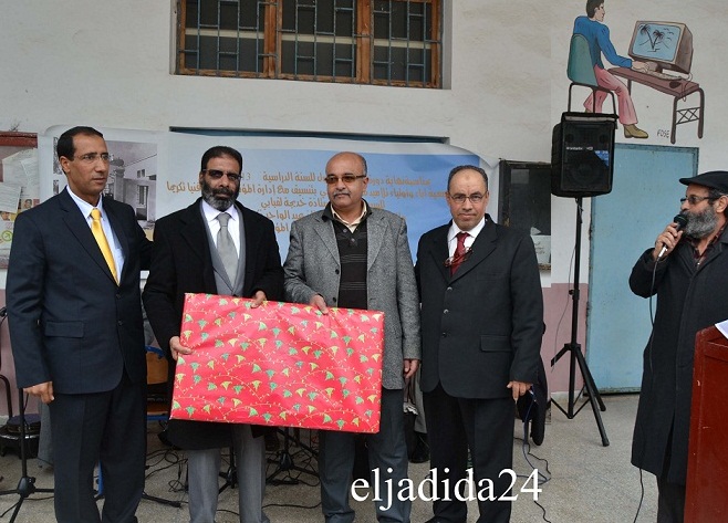 جمعية أباء وأولياء التلاميذ تكرم نائبة وزارة التربية ومدير ثانوية محمد الرافعي