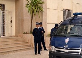 سيارة أمنية عابرة بالطريق الوطنية رقم 1 تصيب شخصا بالزمامرة