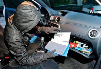 الشرطة القضائية تعتقل لصا متخصصا بعد تنفيذه لعمليات سطو وسرقة من داخل 6 سيارات كونغو خلال الليلة الماضية بالجديدة