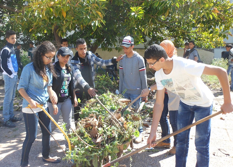 نادي البيئة والصحة بثانوية الرازي التأهيلية التقنية يقوم بأنشطة بيئية