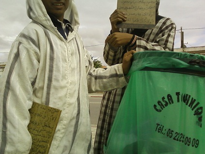 حفظة القرآن المتسولون يغزون شوارع البئر الجديد وغياب مراقبة للجانب الروحي للمغاربة