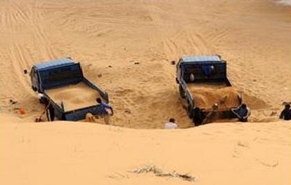 درك الجديدة يعتقل عضو بجماعة الواليدية على خلفية تورطه في عصابة لسرقة الرمال