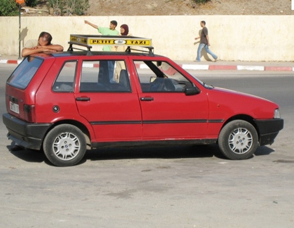 سيارة الأجرة الصغيرة بالزمامرة و غياب سلطة القانون