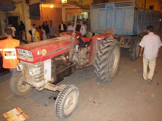 سيدي بنور- جرار يودي بحياة طفلة بعد دهسها بعجلته الكبيرة