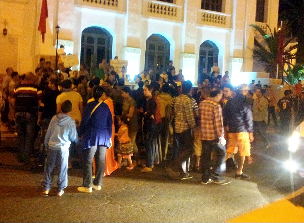 إقبال محدود على المشاركة في وقفة الدارالبيضاء، بعد بوادر حل الأزمة بقيادة الملك محمد السادس