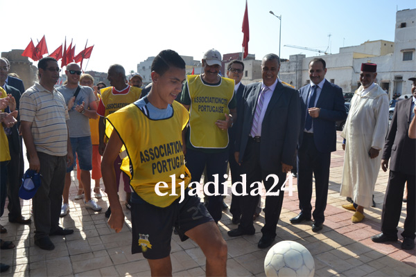 الجديدة: عامل الإقليم يشرف على تدشين ملعب للقرب بساحة احفير قرب الحي البرتغالي+الصور